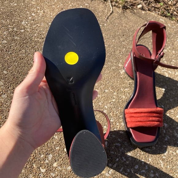 New Mercedes Castillo Burgundy Heels - Picture 5 of 6